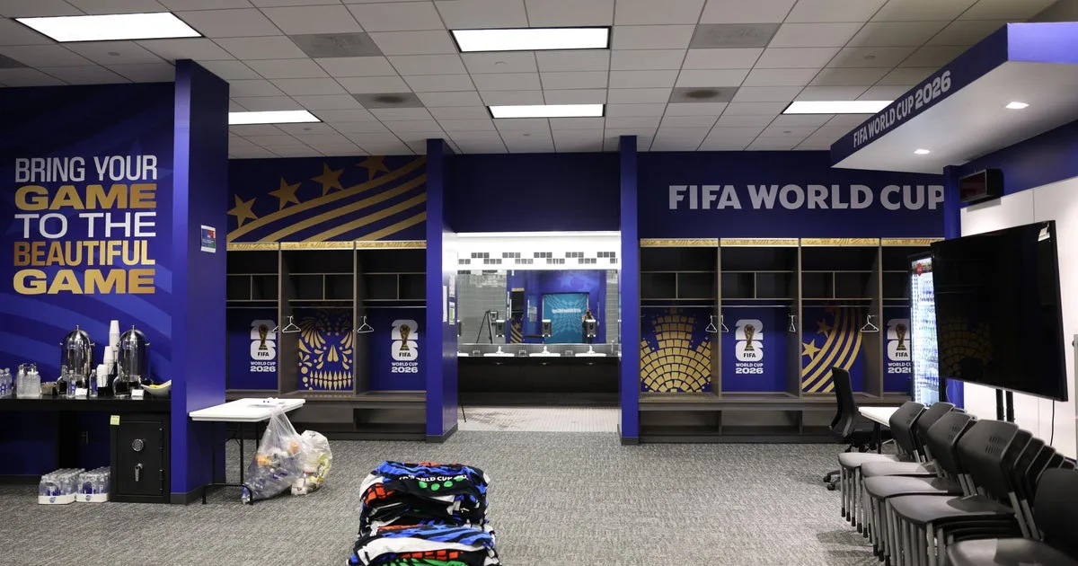 Japanese fans win hearts cleaning up Dallas Stadium after World Cup match