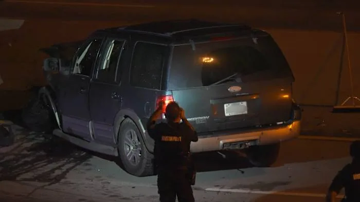 Houston police investigating major crash on I-10 after SUV goes airborne over embankment