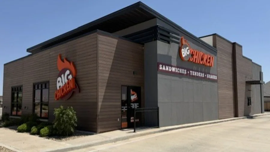 Lubbock's Big Chicken location shuts down after 2 years