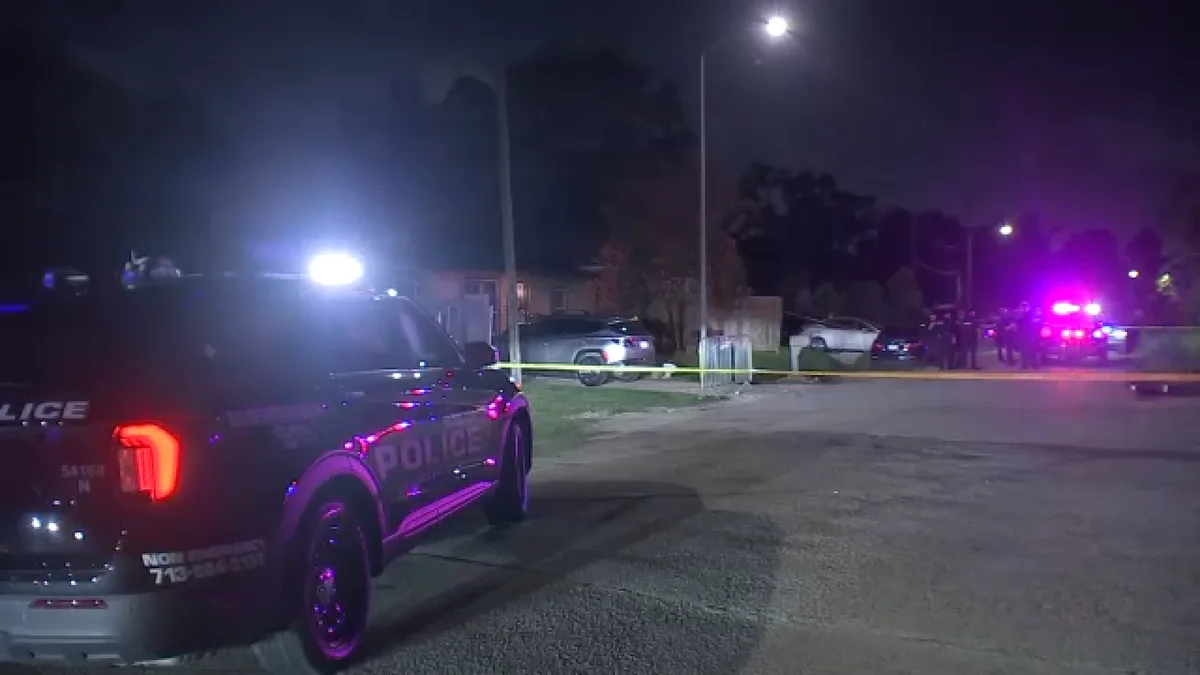 Drive-by shooting suspects on the run after 2 shot, 1 pistol-whipped in Acres Home area, HPD says