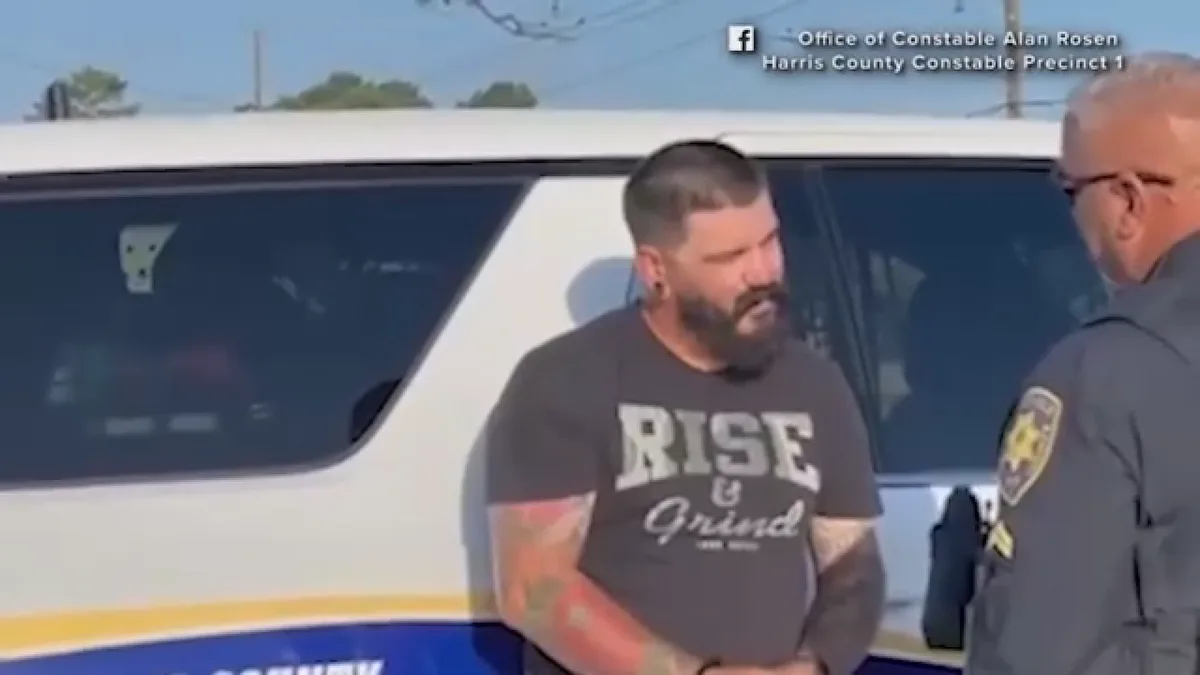 Affidavit: 'You're still a kid,' softball coach joked to undercover deputy in sexually charged chat