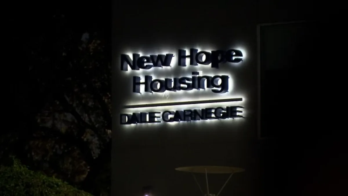 Woman shot, killed by neighbor she was dating in housing complex near Sharpstown, HPD says