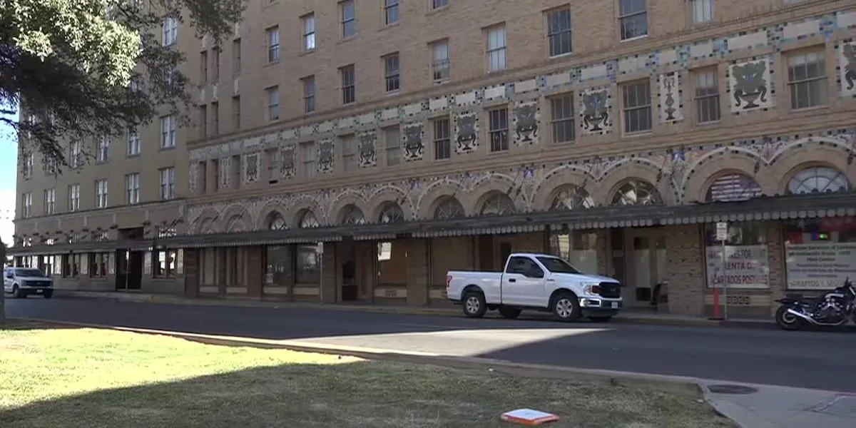 Laredo seniors at Hamilton Senior Apartments endure months without air conditioning