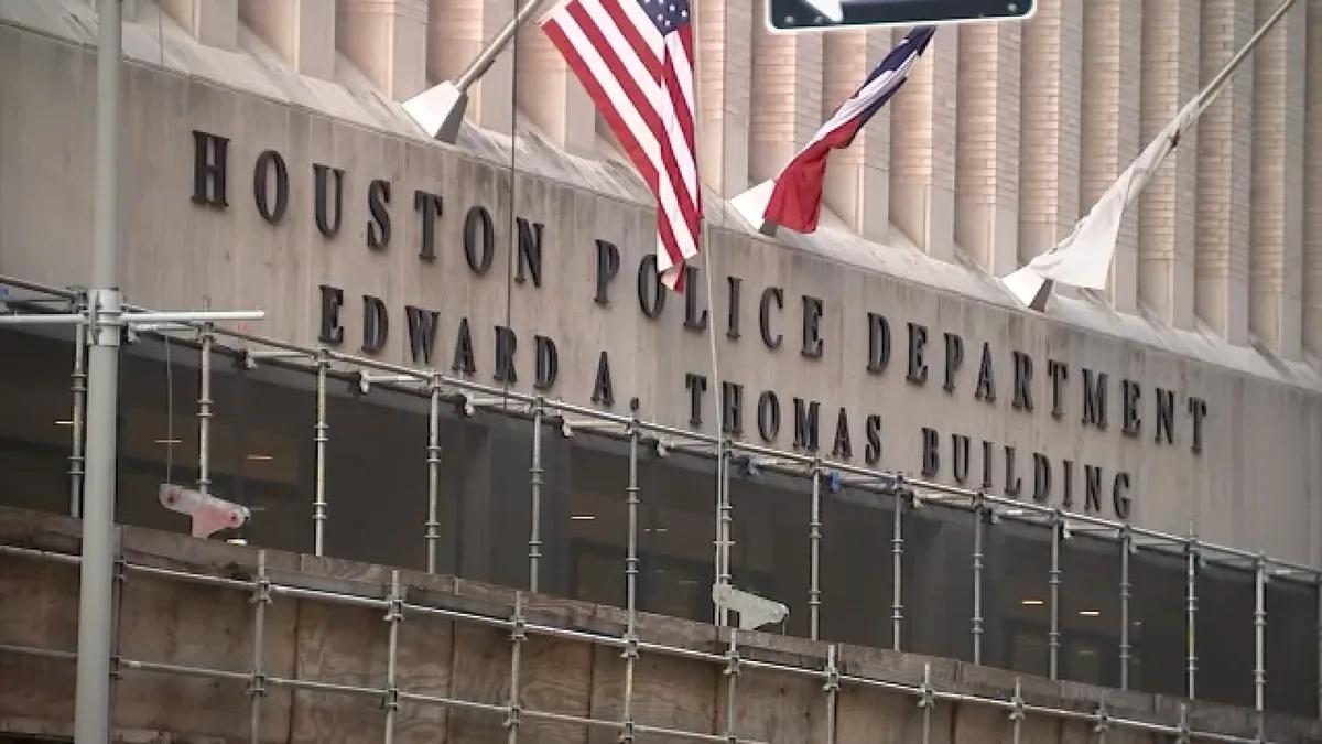 Former HPD officer out of jail, ordered not to wear uniform amid secret tracker investigation: Docs