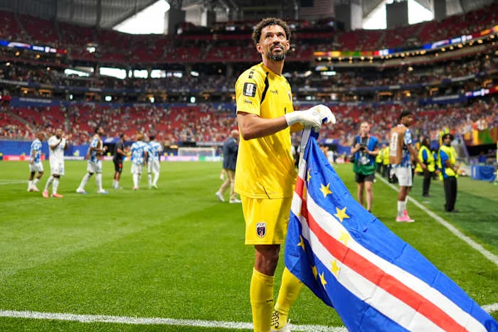 Cape Verde's Vozinha becomes an Instagram sensation thanks to his saves and a streamer's push