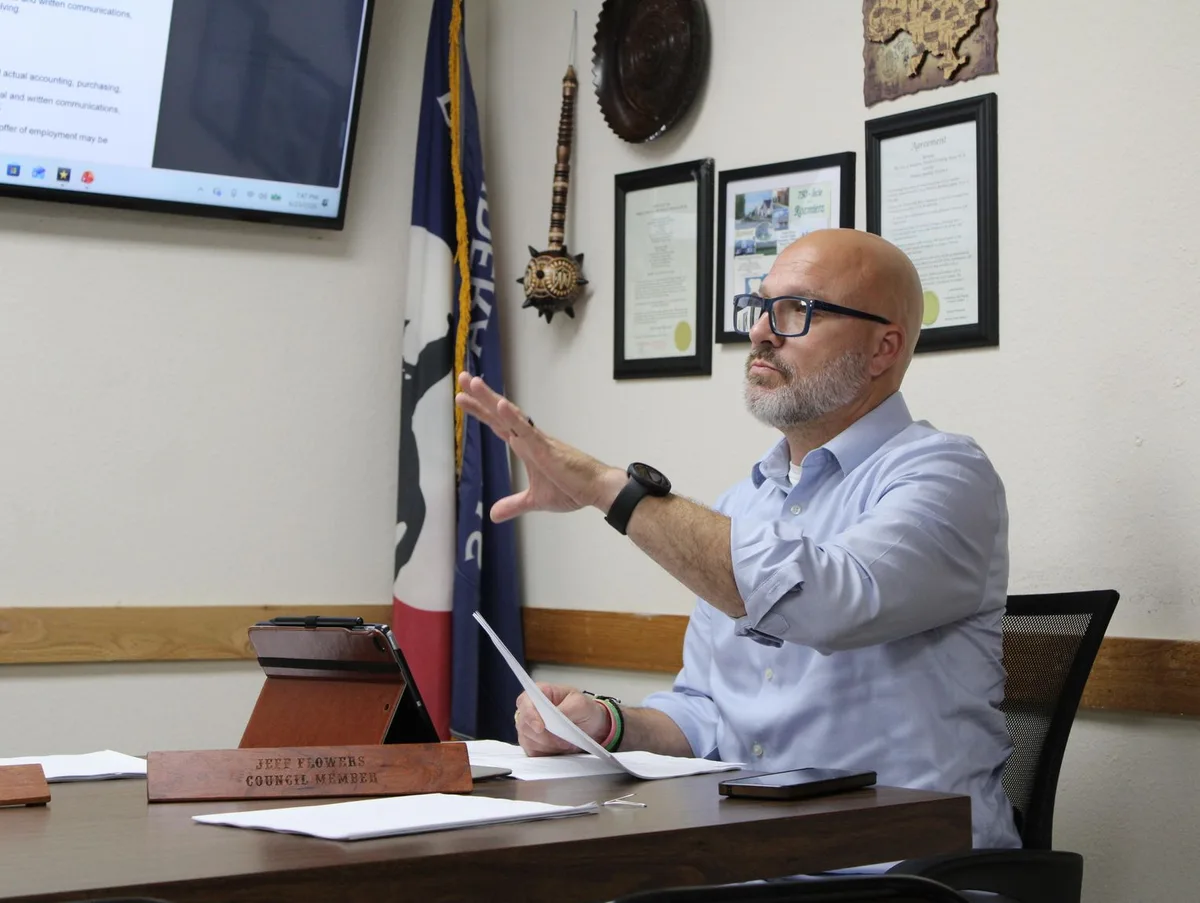 Council members criticize Flowers letters, mayor's silence