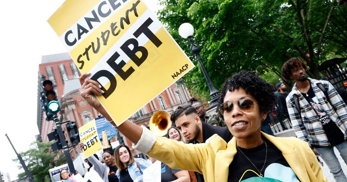 Trump administration to cut student loan interest rates