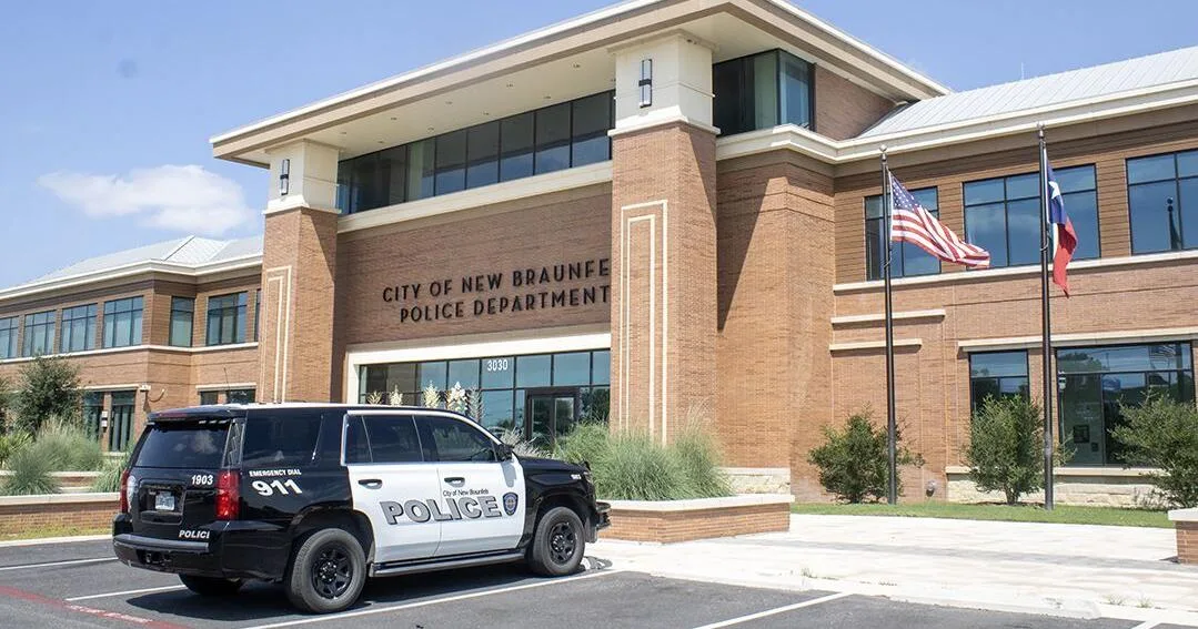 Bicyclist in stable condition after being struck by car in New Braunfels