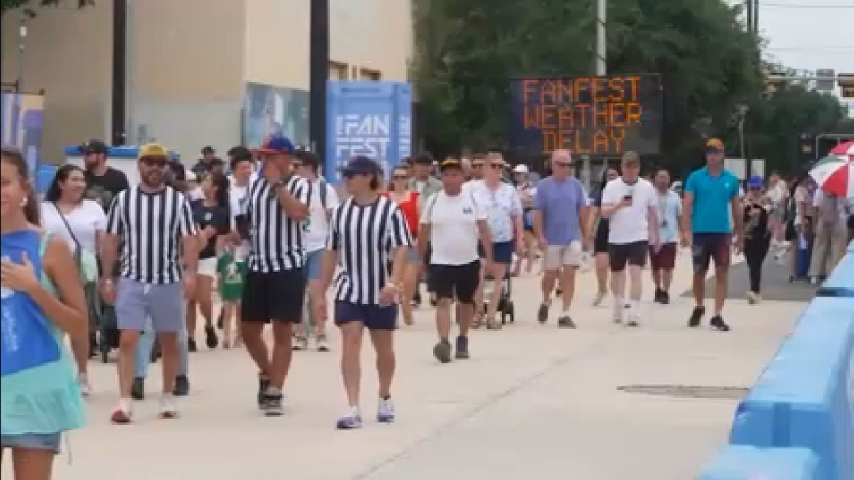 Fans turn out for Houston's first World Cup match day despite weather hiccups