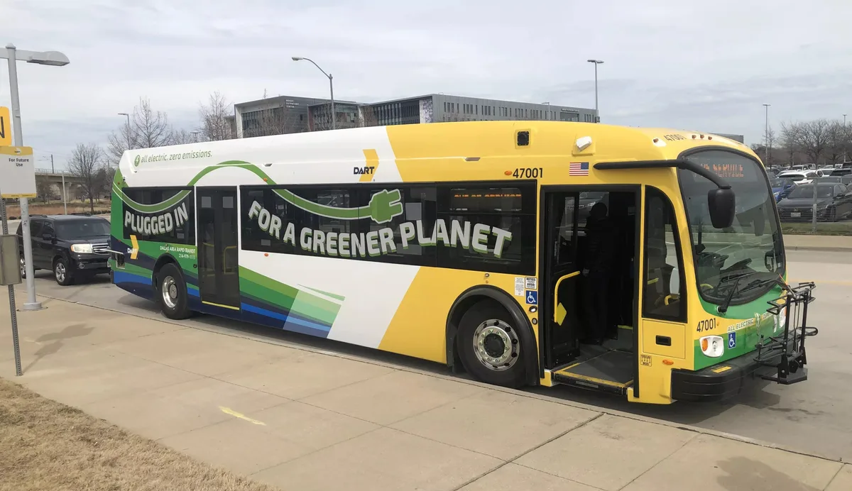 DART avoids paratransit strike during World Cup after contractor settles with union