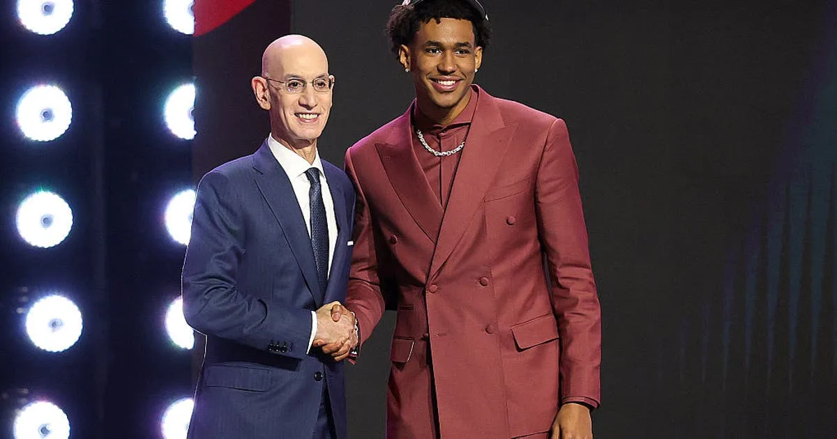 NBA Draft 2026: Chicago Bulls draft Texas standout Dailyn Swain at No. 15