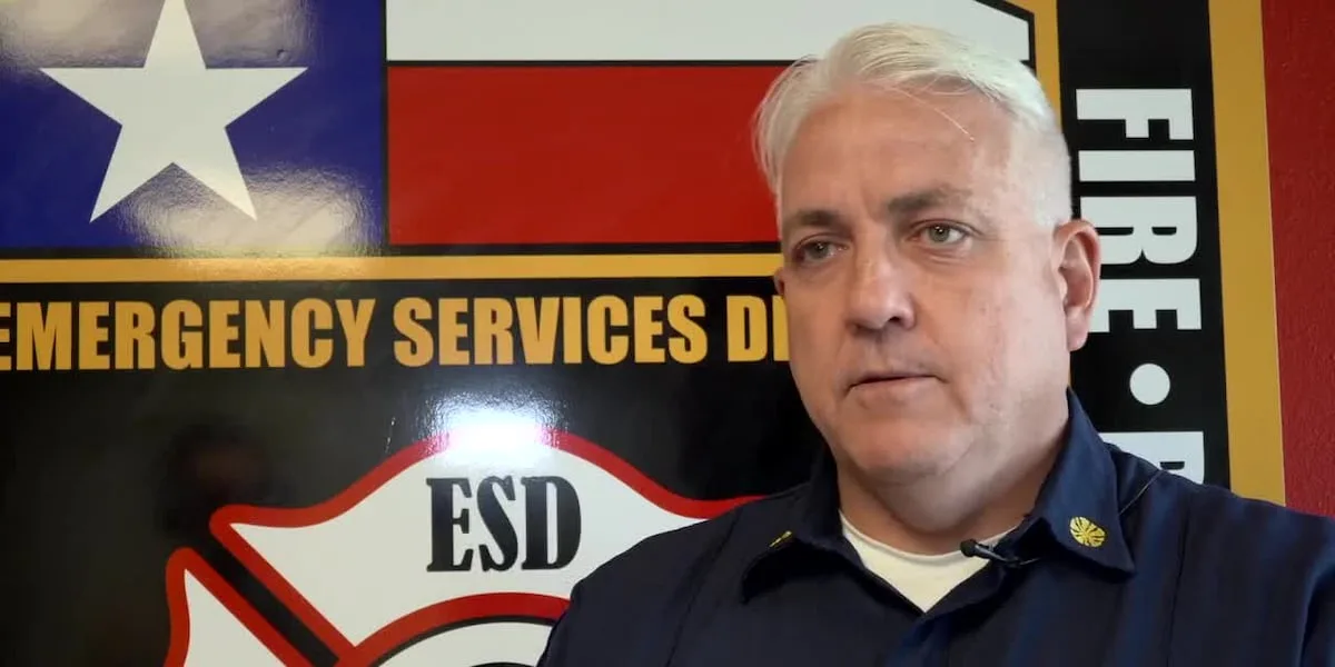 Smith County firefighters rescue 2 stranded boaters on Prairie Creek