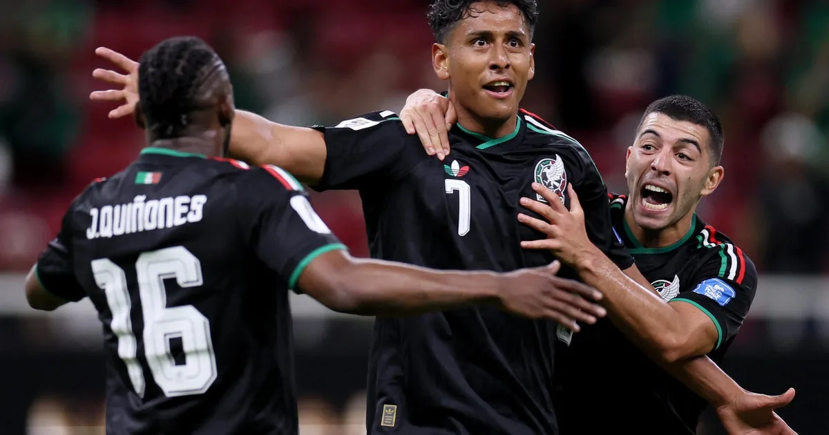 Mexico becomes first country to reach knockout stage of World Cup, beating South Korea 1-0