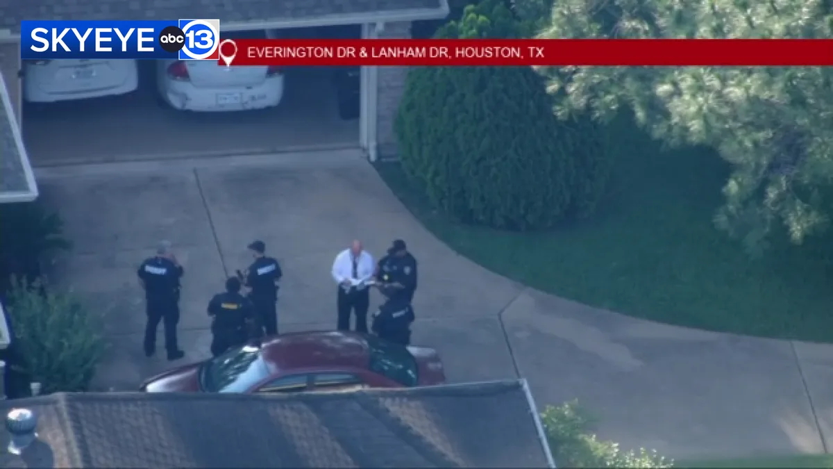 2 men charged with murder of man found in Katy-area home's garage had blood on their clothes: Docs