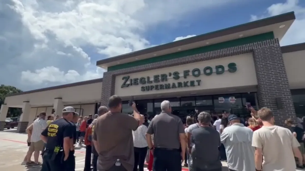 Ziegler's Foods reopens in Dickinson after fearing it wouldn't return following Hurricane Harvey