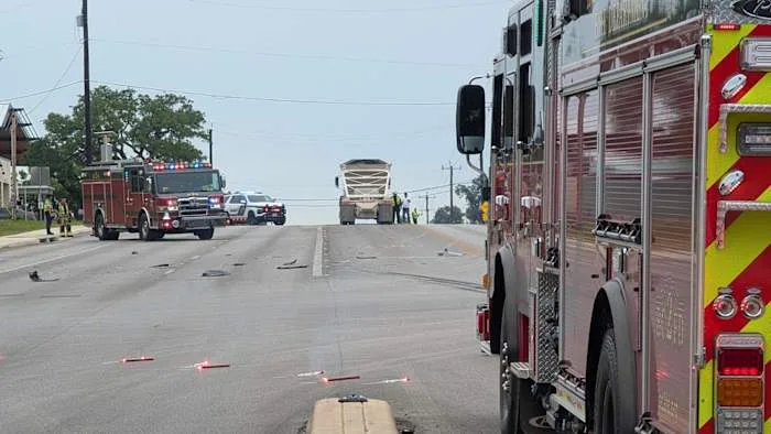 Woman dies after crash in far west Bexar County involving semitruck, BCSO says
