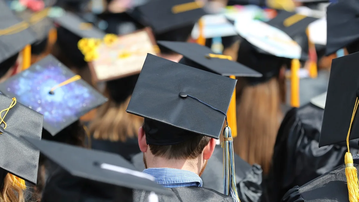 Student loan borrowers can qualify for lower rates if they use autopay