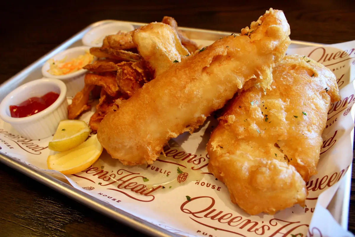A look inside the new Queen's Head Pub in Deep Ellum: Fish and chips and a tavern mood