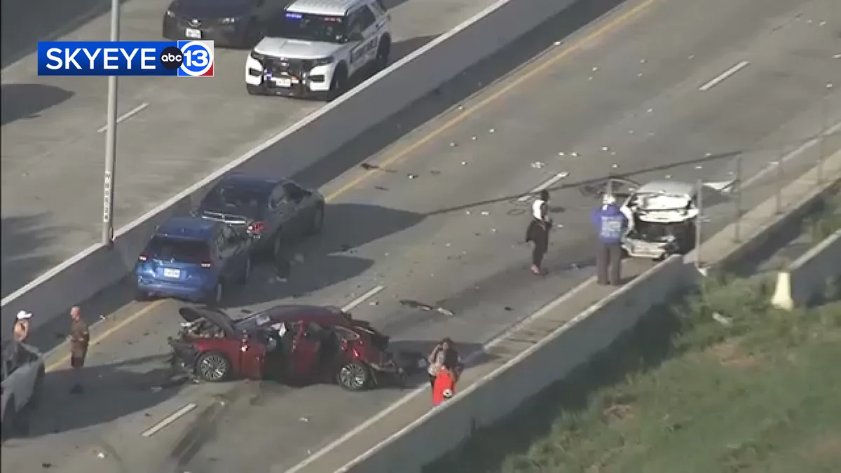 13 Alert Traffic: Multi-car crash shuts down all EB lanes of Westpark Tollway near SH-6: TranStar