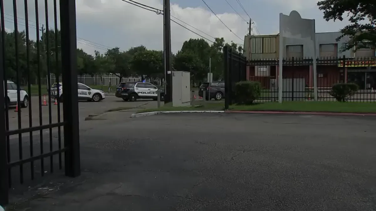 Woman charged with murder after allegedly running over man while her kids were in vehicle: Records